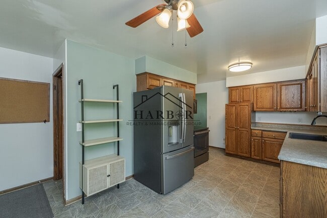 Building Photo - Single Family Home - Coming Soon!