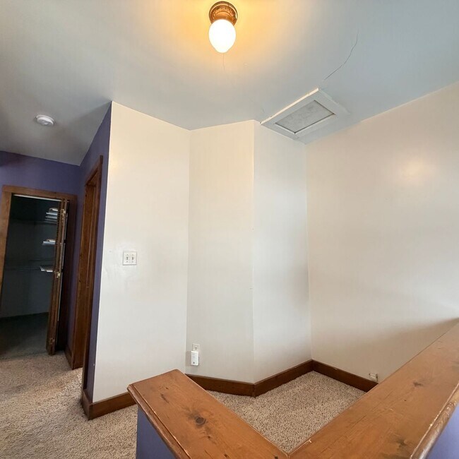 Building Photo - 3 bedroom home on the NW side of Grand Rapids