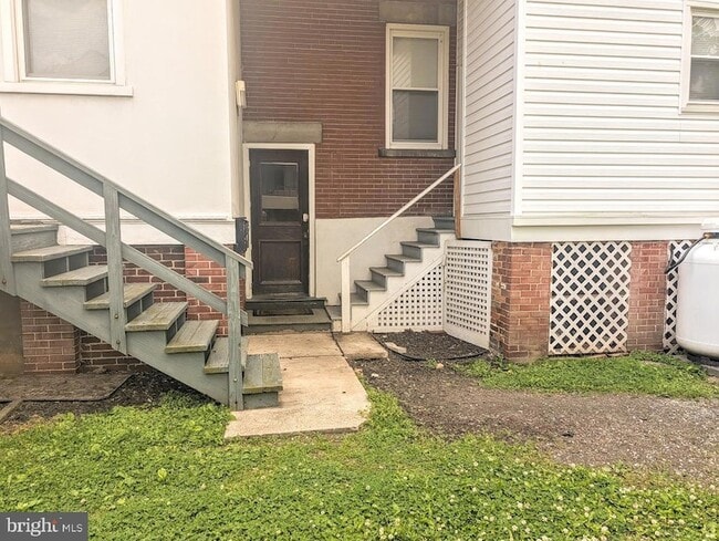 Building Photo - 233 E Pitt St