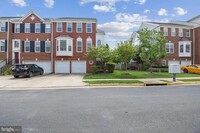 Building Photo - 15041 Clementine Way
