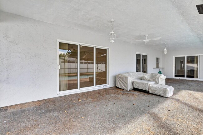 Building Photo - 1544 NW 9th St