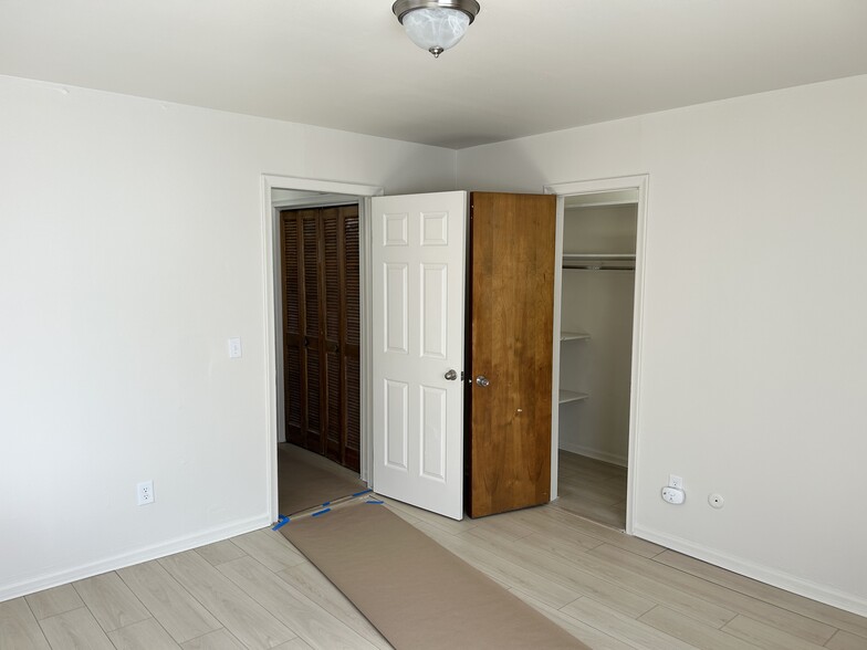 Bedroom - 14826 Cedargrove St