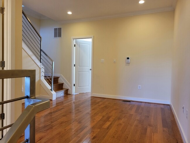 Building Photo - 127 Quincy Pl NE