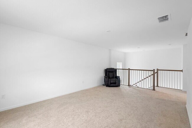 Building Photo - 13053 Pergola Ave