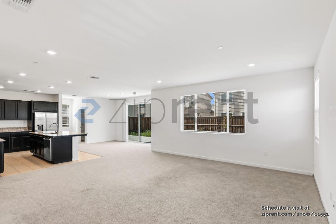 Building Photo - 17425 Graceada Ln
