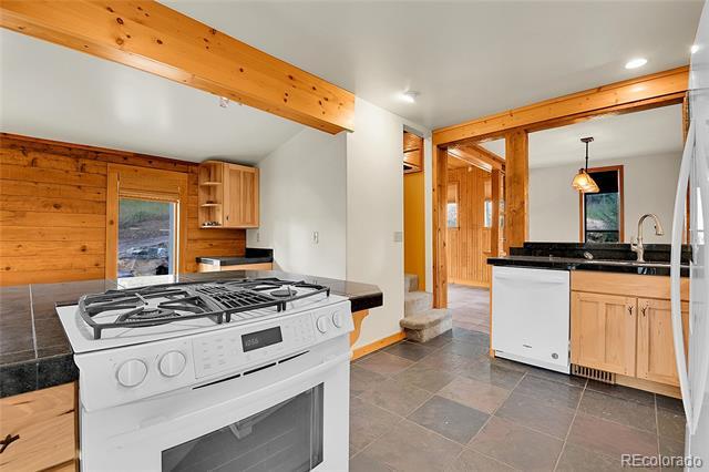 Building Photo - 190 Circle Dr