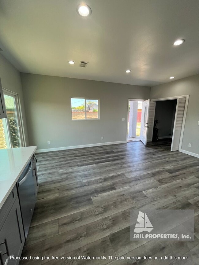 Building Photo - 5892 Nugget Cir