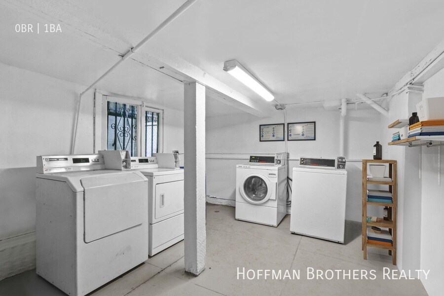 Building Photo - 1344 4th St