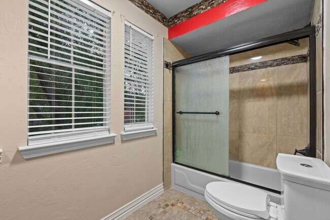 Building Photo - Charming 2 Story on Corner Lot