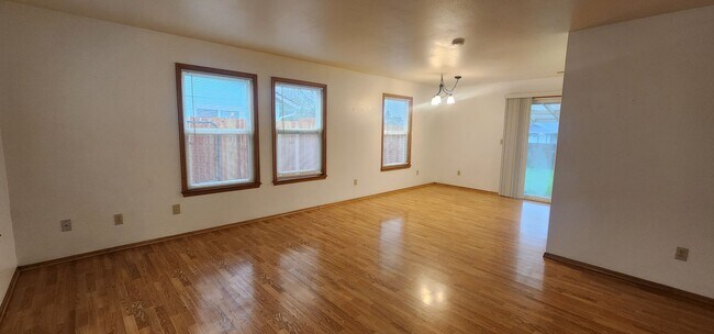 Building Photo - Spacious 3-Bedroom Home on a Quiet Cul-de-Sac in McKinleyville