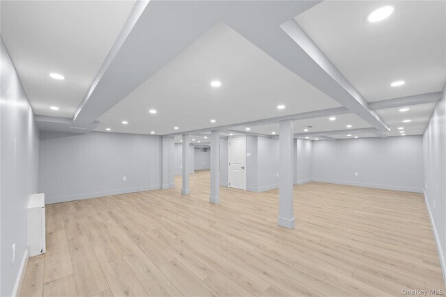 Building Photo - 31 Cail Dr