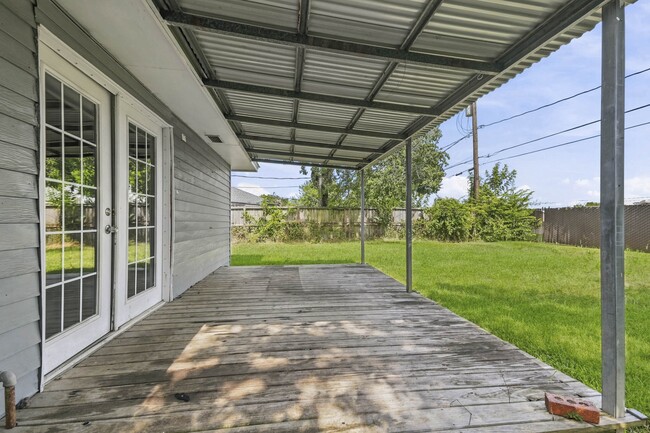 Building Photo - 5413 Vae Dr