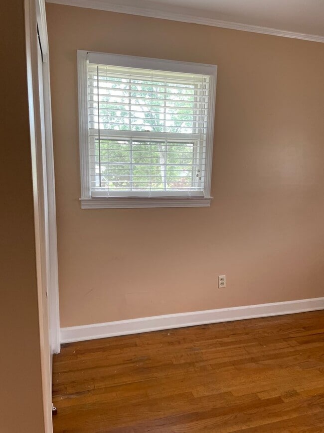 Building Photo - 5 Ramblewood Ln