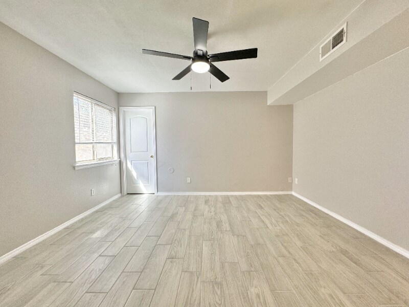Building Photo - 14169 Tierra Delfin Dr
