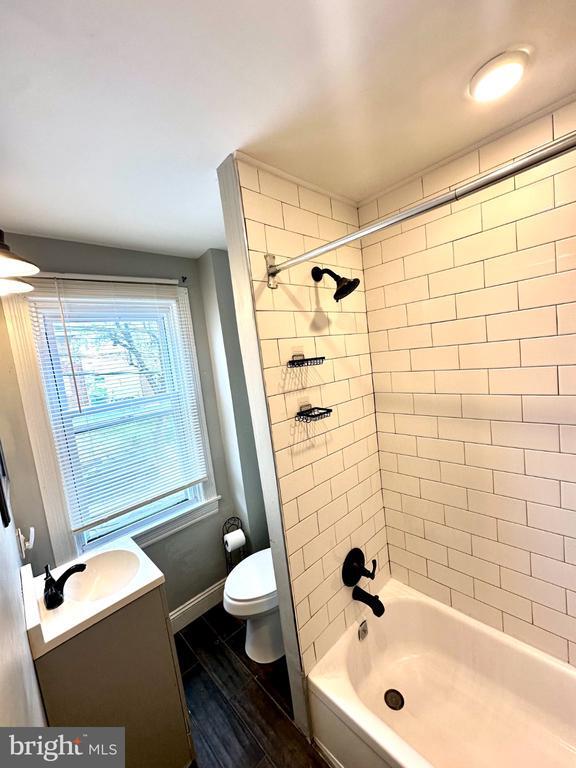 Building Photo - 614 Beech St