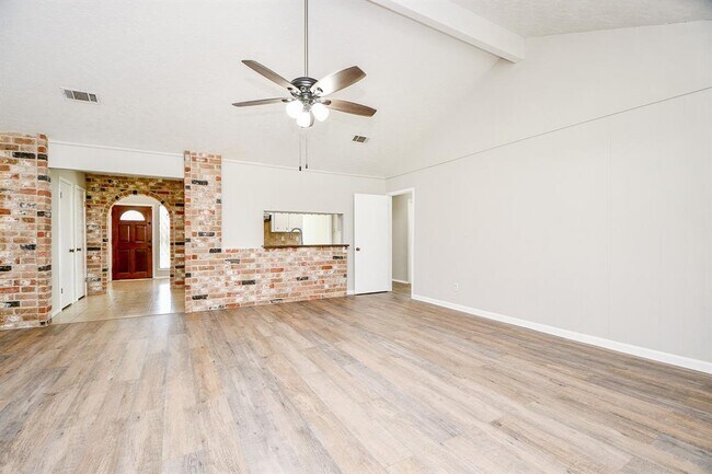 Building Photo - 9014 Mellow Brook Dr