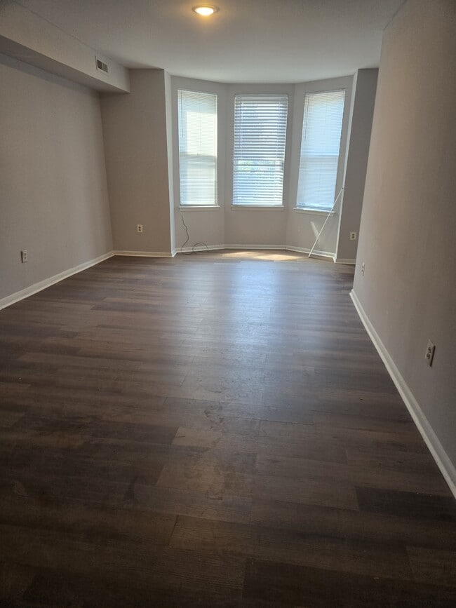 Building Photo - 4221 W Girard Ave