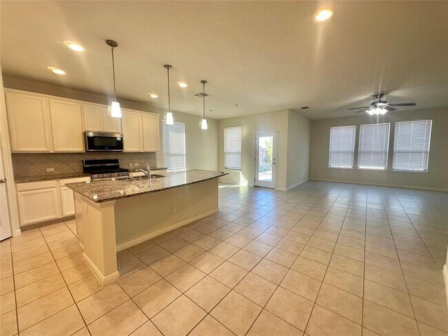 Building Photo - 7211 Loggia Pl