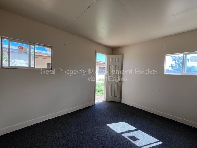 Building Photo - 1535 W Rosemonte Dr