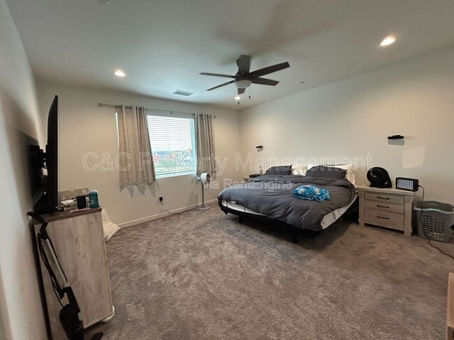 Building Photo - 711 Robert Ave