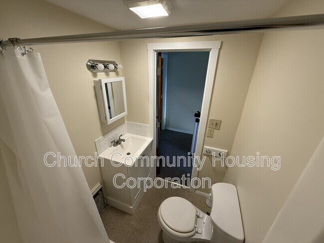 Building Photo - 169 Conanicus Ave