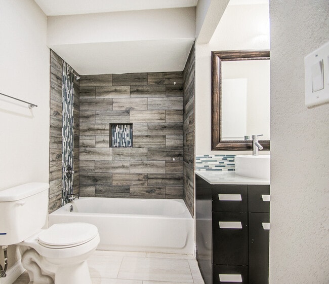 Building Photo - Beautifully remodeled corner 4/2 with pool...