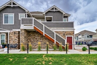 Building Photo - $2,250 - 2 Bed,1 Bath, Updated townhome in...