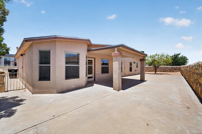 Building Photo - 608 Cactus Creek Pl