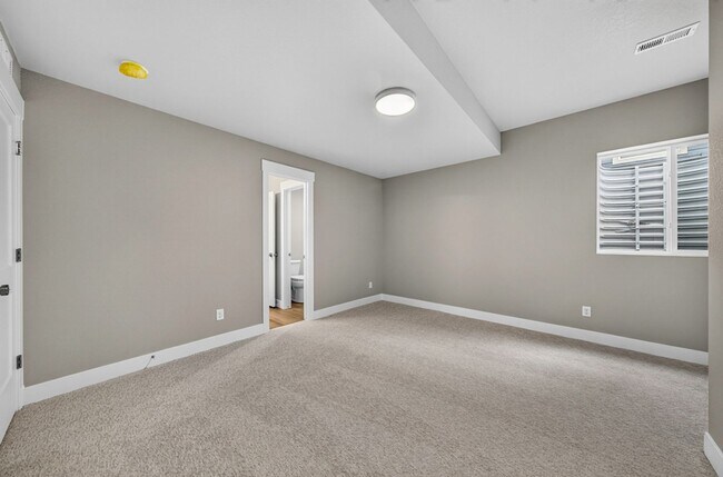 Building Photo - 10131 Lake Arbor Ln