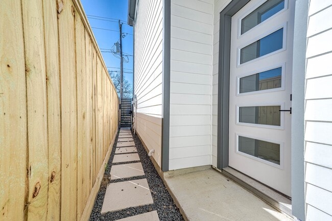 Building Photo - 3411 McGowen St