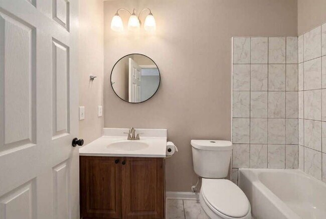 Building Photo - 226 Polar Rock Rd SW