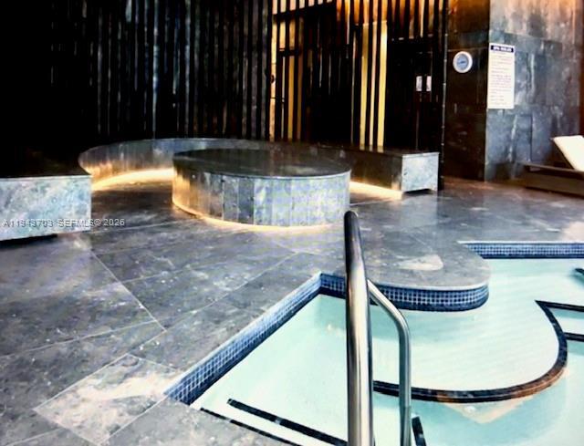 Building Photo - 480 NE 31st St