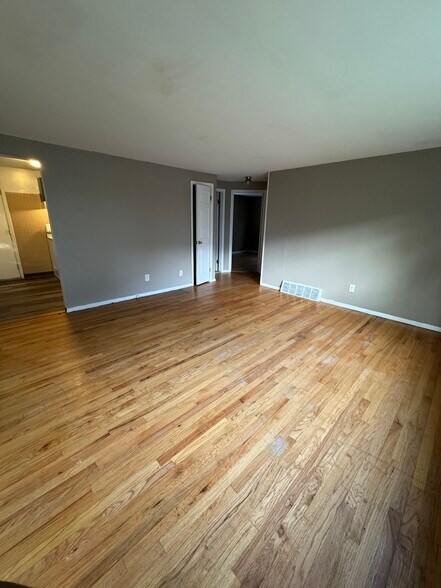 Building Photo - 22 Judith Ter