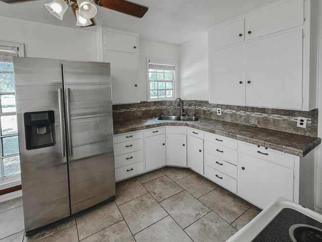 Building Photo - 2605 35th St