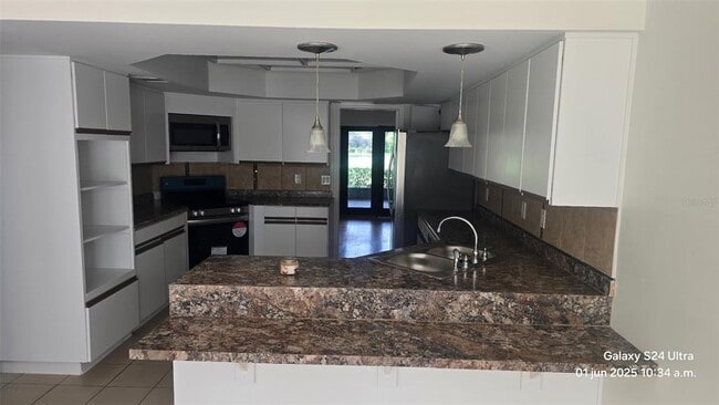 Building Photo - 2450 Sweetwater Country Club Dr