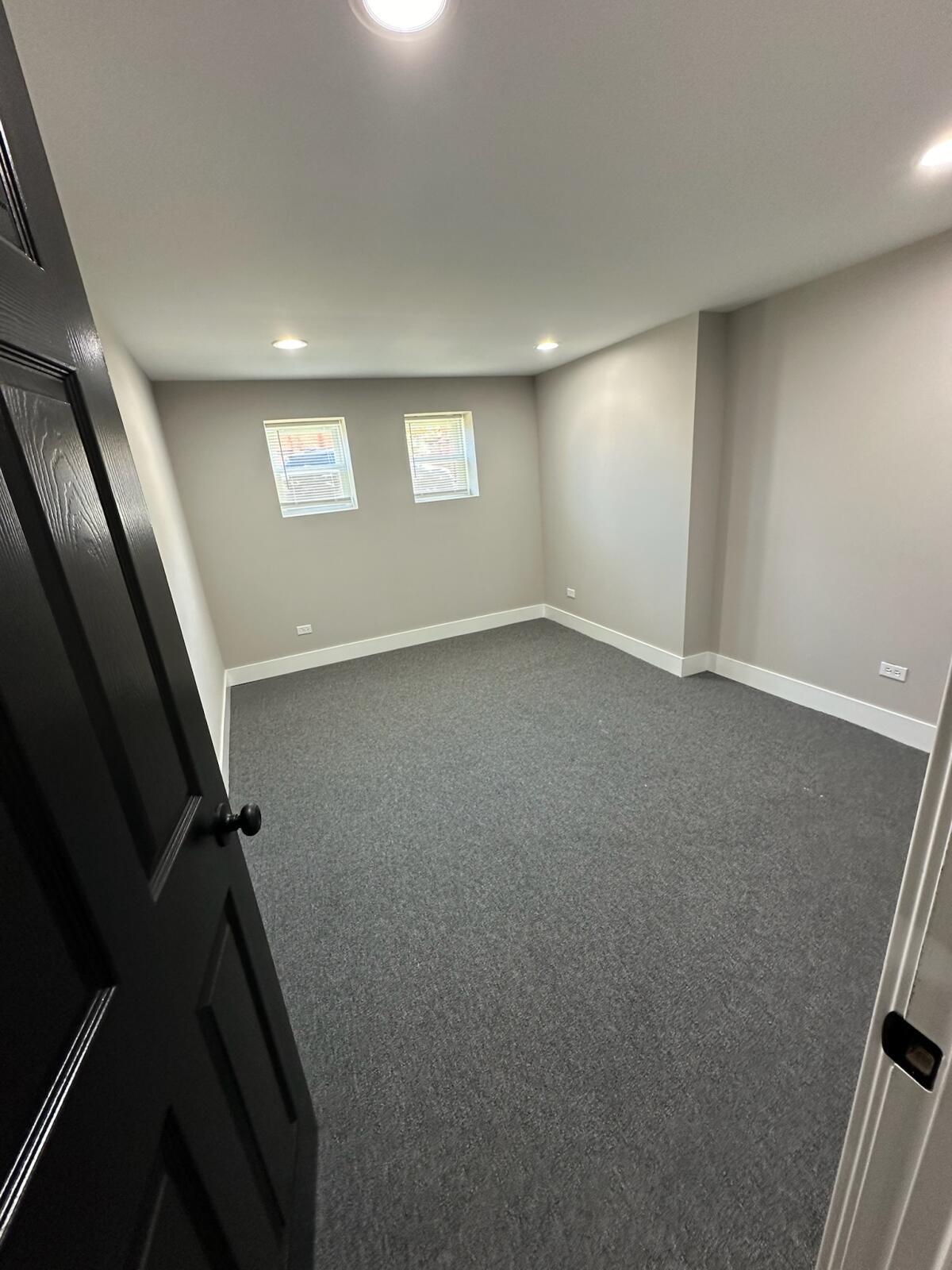 Building Photo - 1056 W 81st St