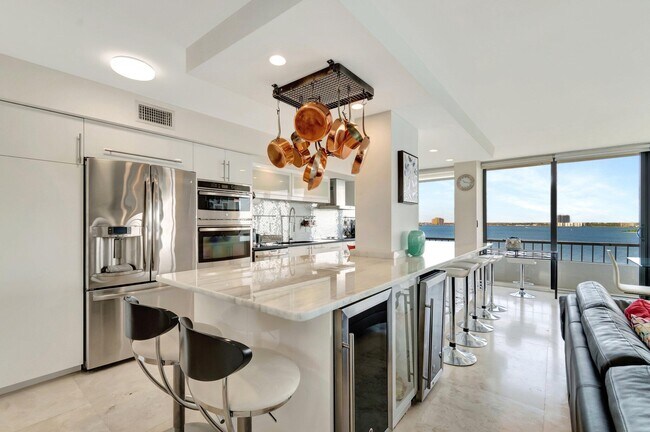 Primary Photo - 5550 N Ocean Dr