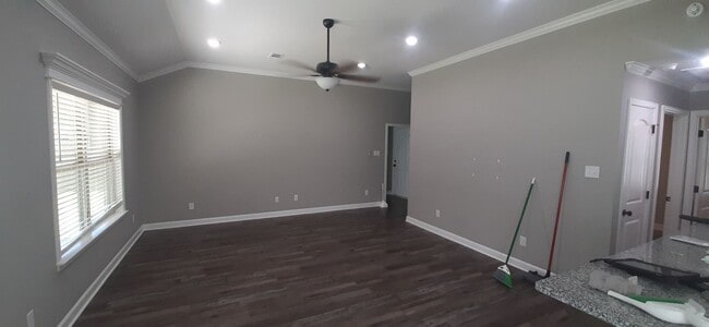 Building Photo - 59 Birchwood Dr