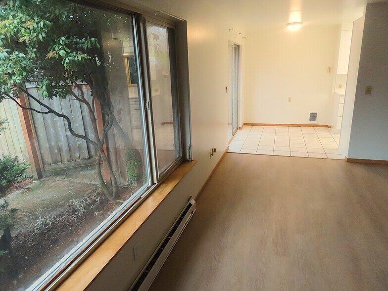 Building Photo - 5220 Sand Point Way NE