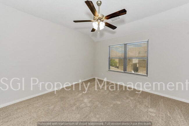 Building Photo - 679 Emily Ln