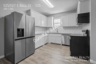 Building Photo - 525/527 E Ball St-525