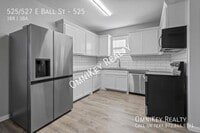 Building Photo - 525/527 E Ball St-525