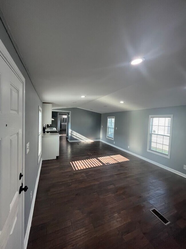 Building Photo - 5627 Hardwick Ln