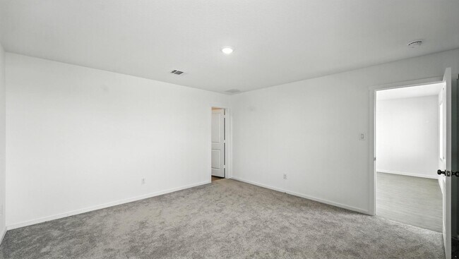 Building Photo - 764 Horsetail Ln