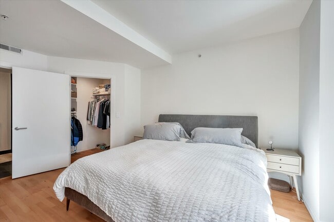 Building Photo - 69 Clementina St