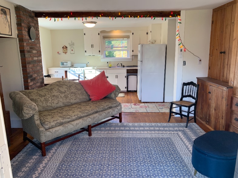 Building Photo - 3 Smith Hill Rd