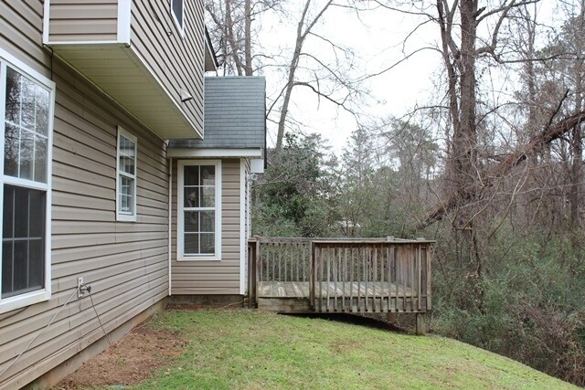 Building Photo - Welcome to this charming 3-bedroom, 2.5-bathroom home located in the desirable area of Ellenwood,...