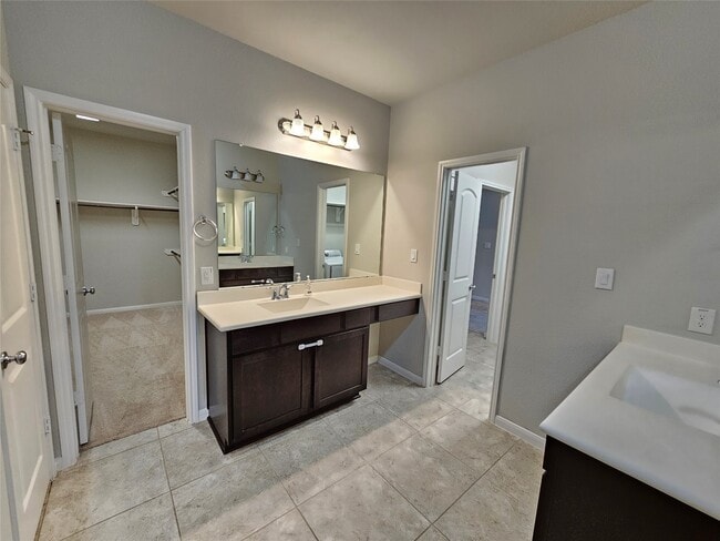 Building Photo - 24258 Via Vitani Dr