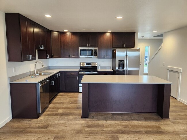 Building Photo - 1012 Peach Rd