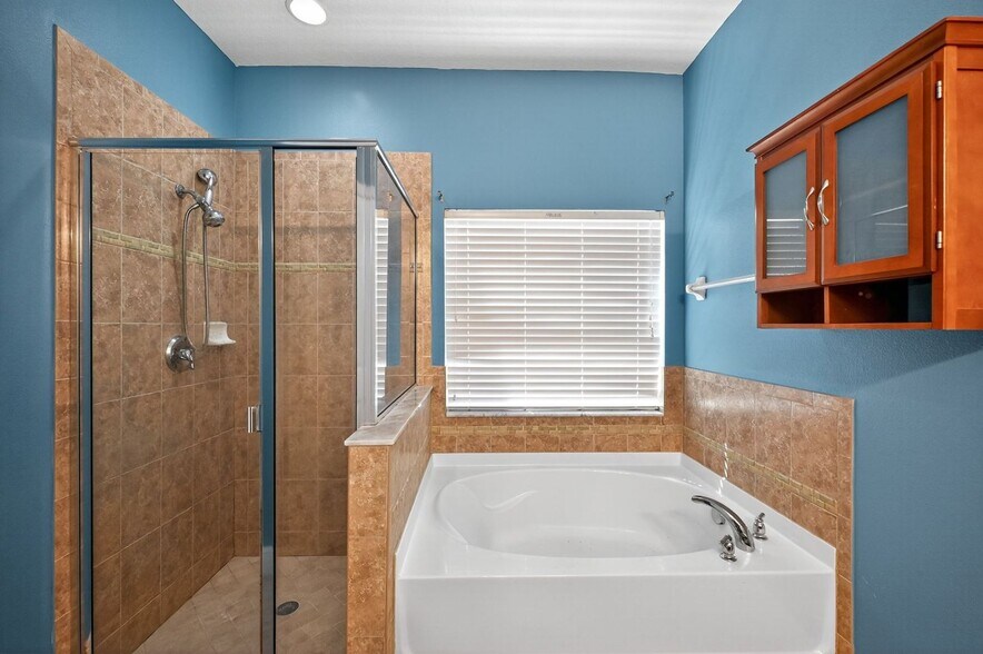 Building Photo - 6153 Everlasting Pl